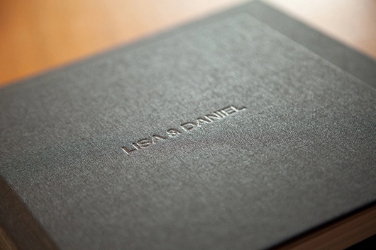 Hochzeitsalbum_anthrazit-01-suenderhuse-photographie-melle-fotografin-produkte-bilder-bilderahmen-le